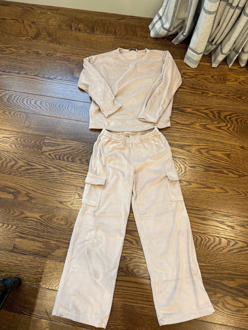 Barefoot Dreams Cozy Plush Lounge Shorts in Light Taupe